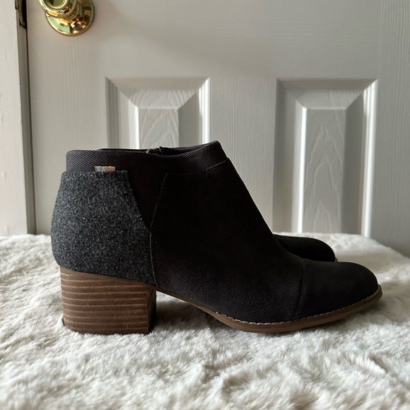 TOMS Charcoal Suede Ankle Booties – Block Heel – Size 9.5 - Picture 4 of 8